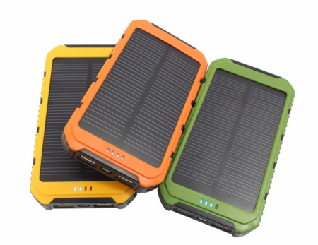 Внешний аккумулятор на солнечной батарее Solar Powered 4000 (черно-зеленый)